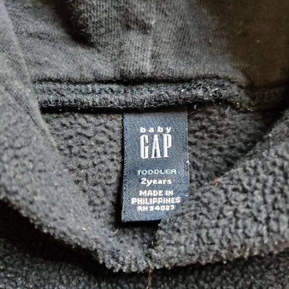 Gap Hoodie size 2T boys fleece navy blue sweatshirt perfect fall winter staple - Picture 2 of 4